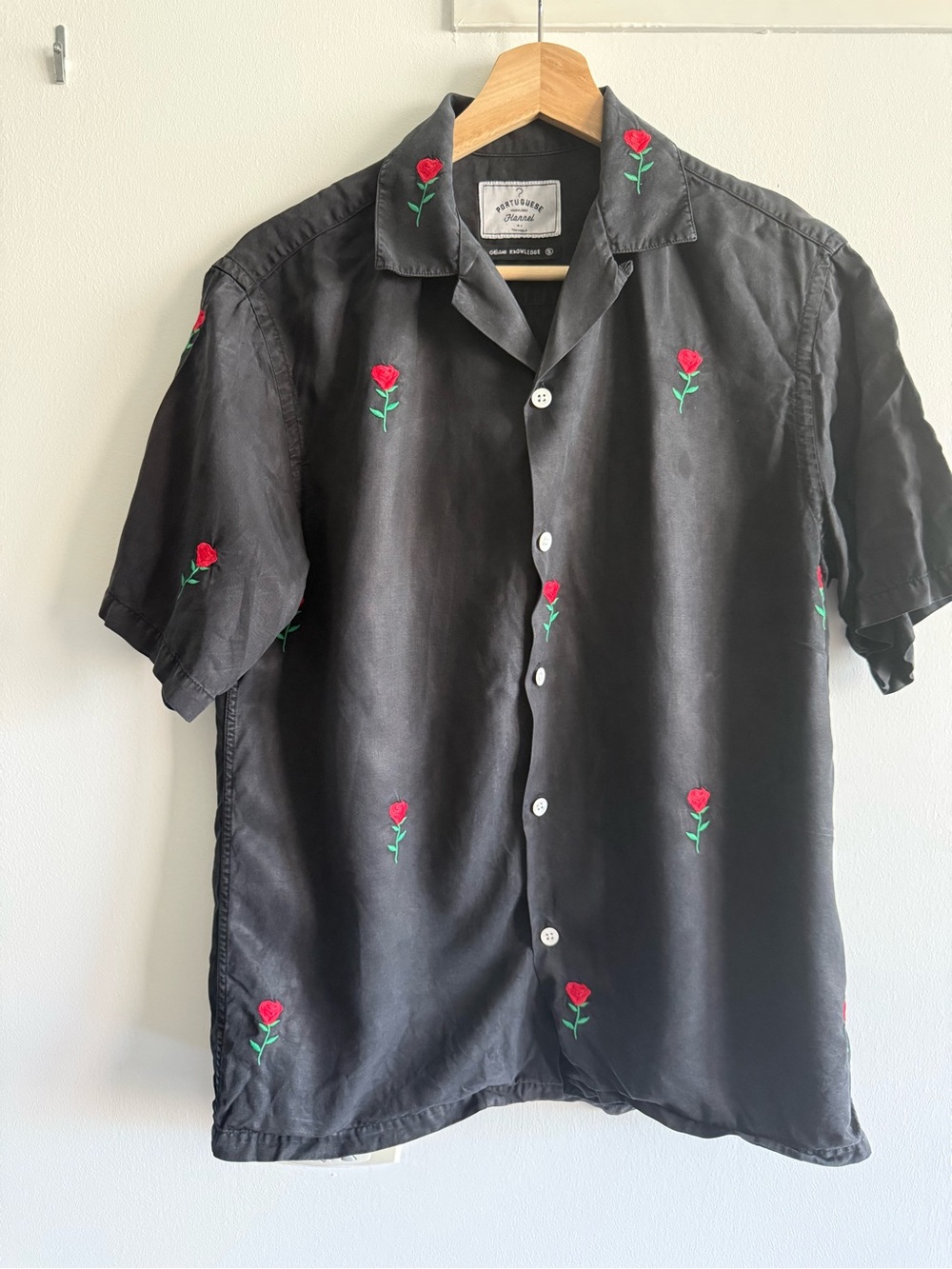 Embroidered Rose Black Short-Sleeve Button-Down Shirt